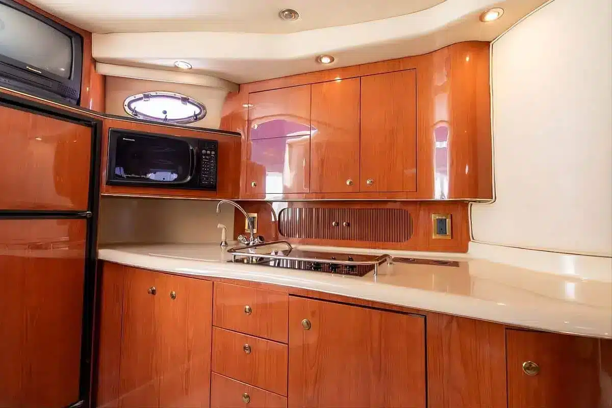 Yate Luz IV - Image 13