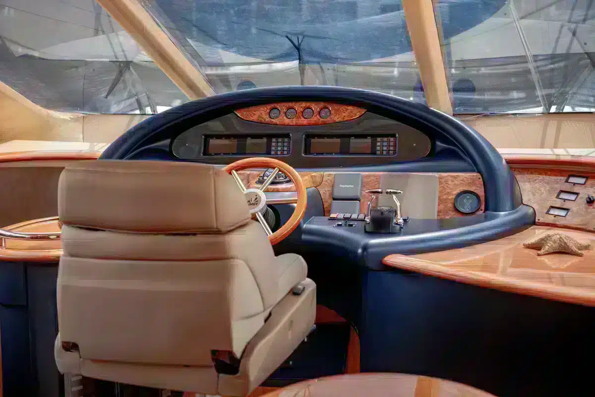 Yate Luz II - Image 12