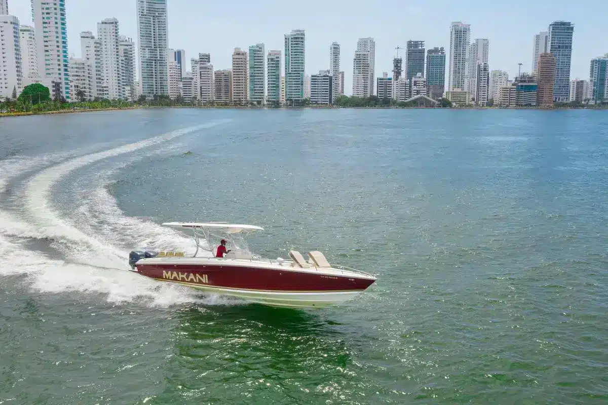 Lancha Makani - Image 6