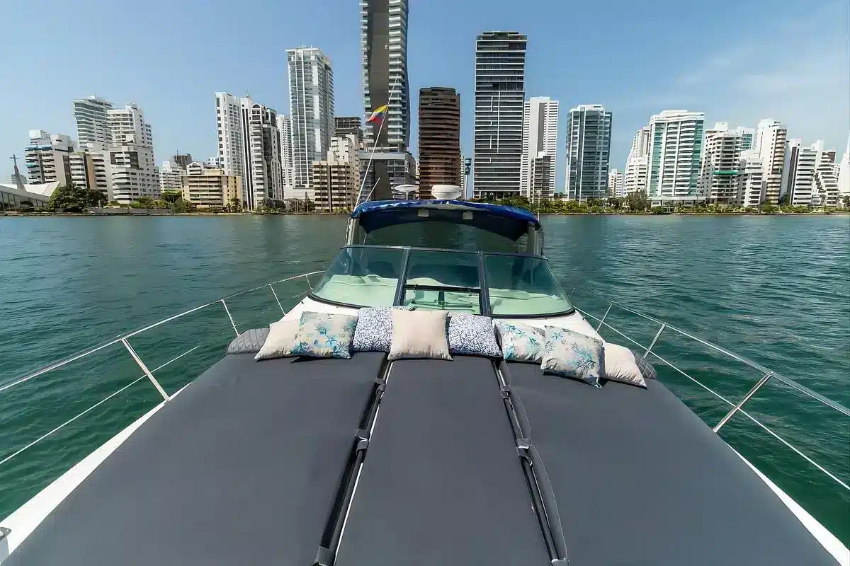 Yate Luz IV - Image 11